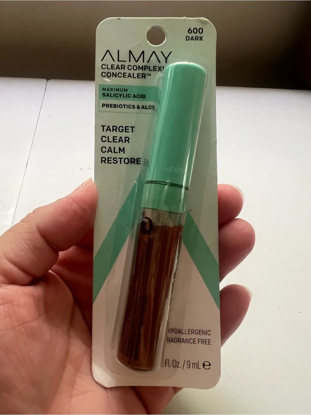 Almay Clear Complexion Concealer, Makeup for Acne-Prone Skin - 600